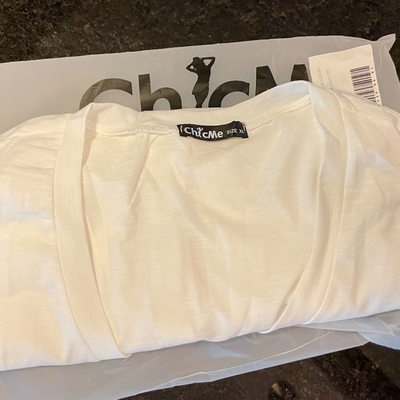 Brand New solid V-Neck Short Sleeve T-shirt - Picture 4 of 4